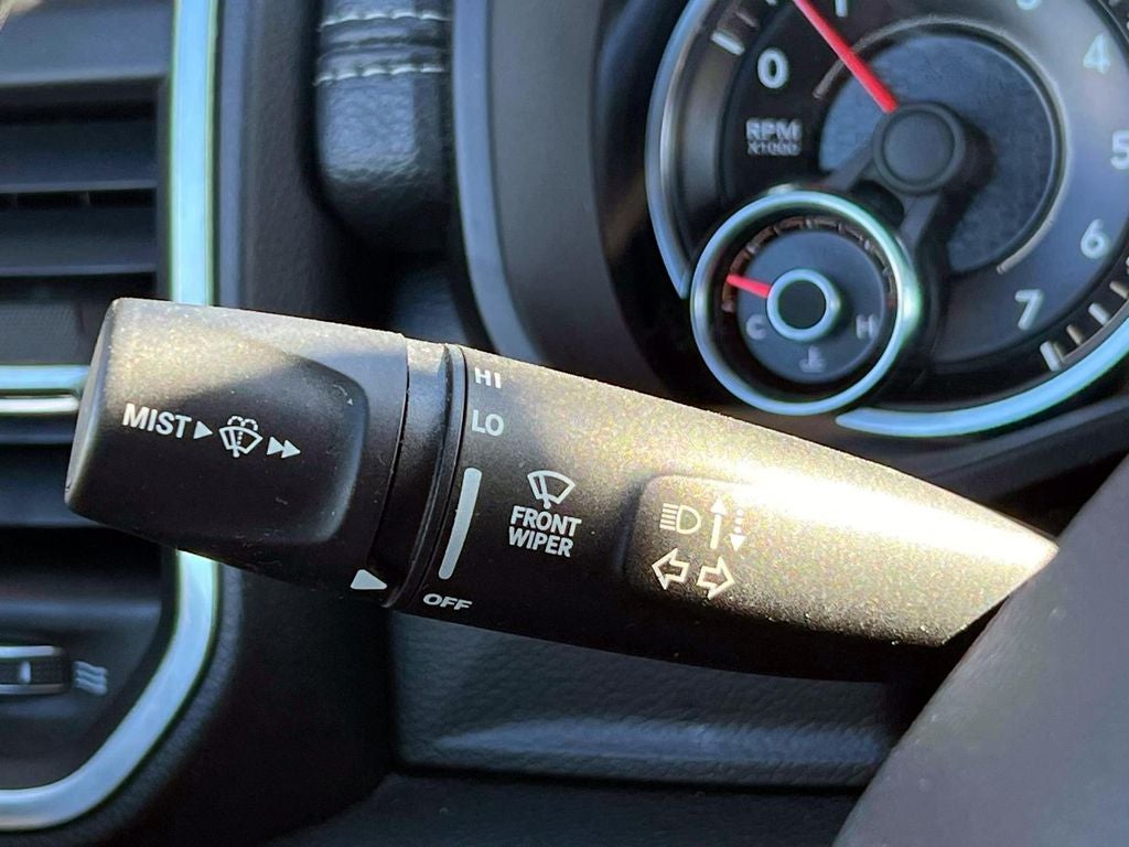 2019 RAM 1500 Laramie Crew Cab 4x4 5'7' Box