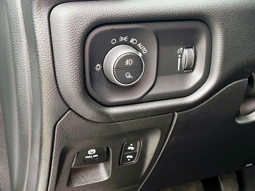 2023 RAM 1500 Big Horn Crew Cab 4x4 6'4' Box