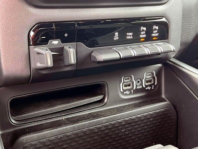 2023 RAM 1500 Big Horn Crew Cab 4x4 6'4' Box