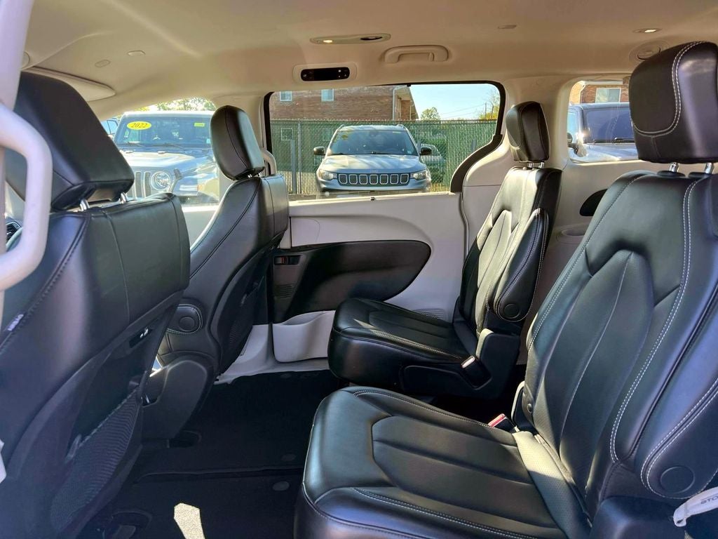 2023 Chrysler Pacifica Touring L