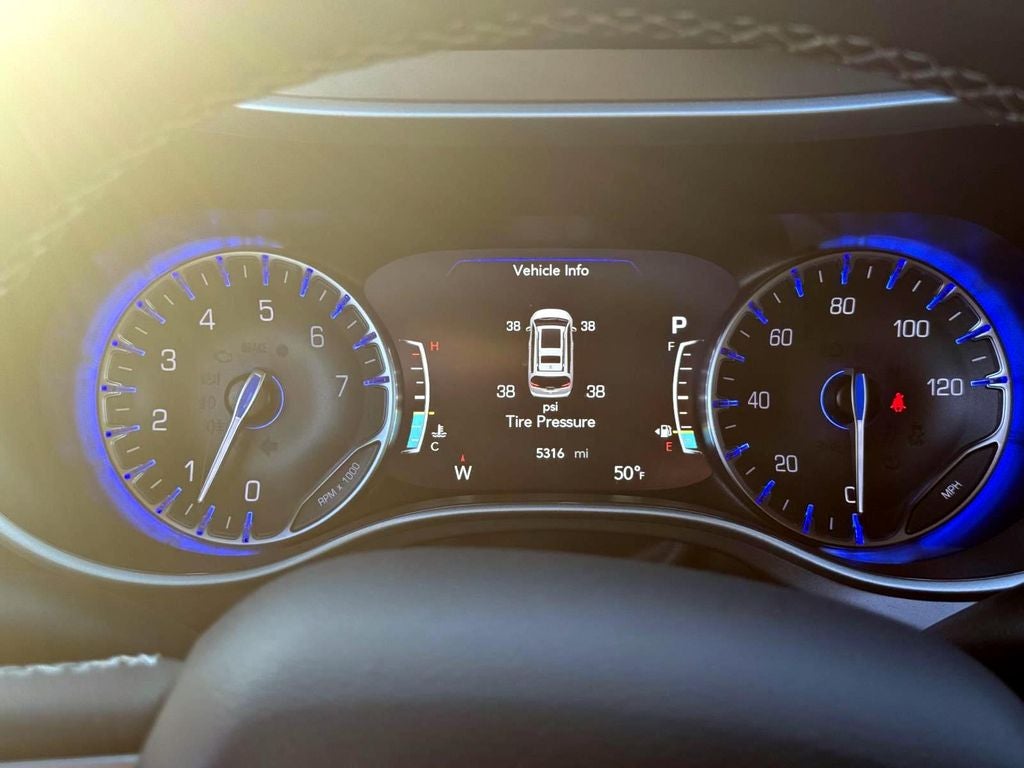 2025 Chrysler Pacifica Select