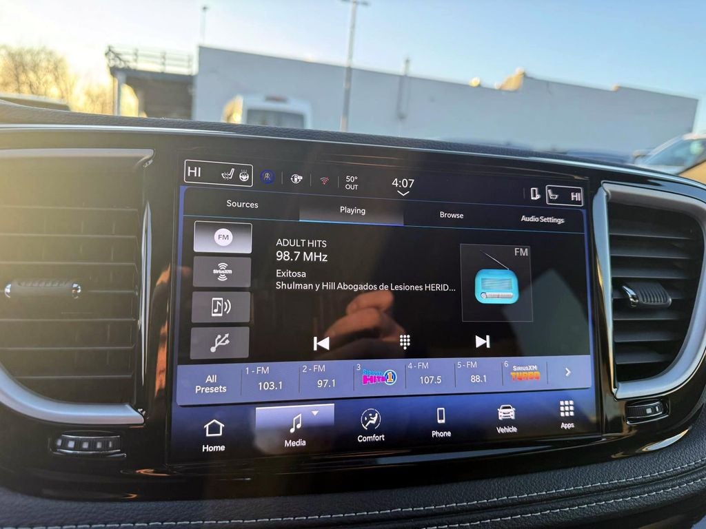 2025 Chrysler Pacifica Select