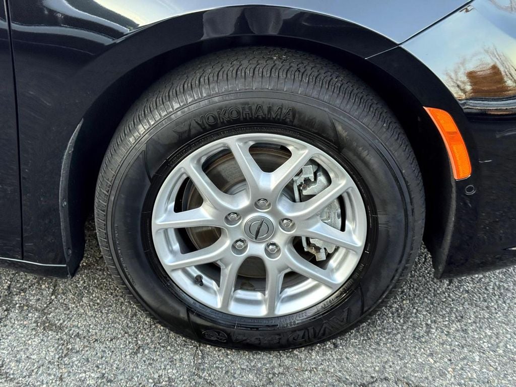 2025 Chrysler Pacifica Select