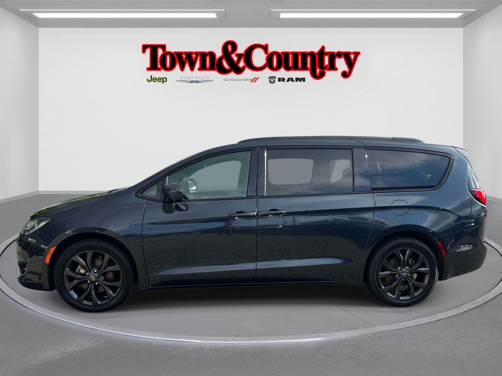 2020 Chrysler Pacifica Touring L