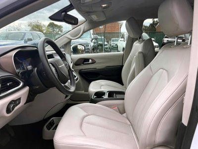 2021 Chrysler Voyager LXI