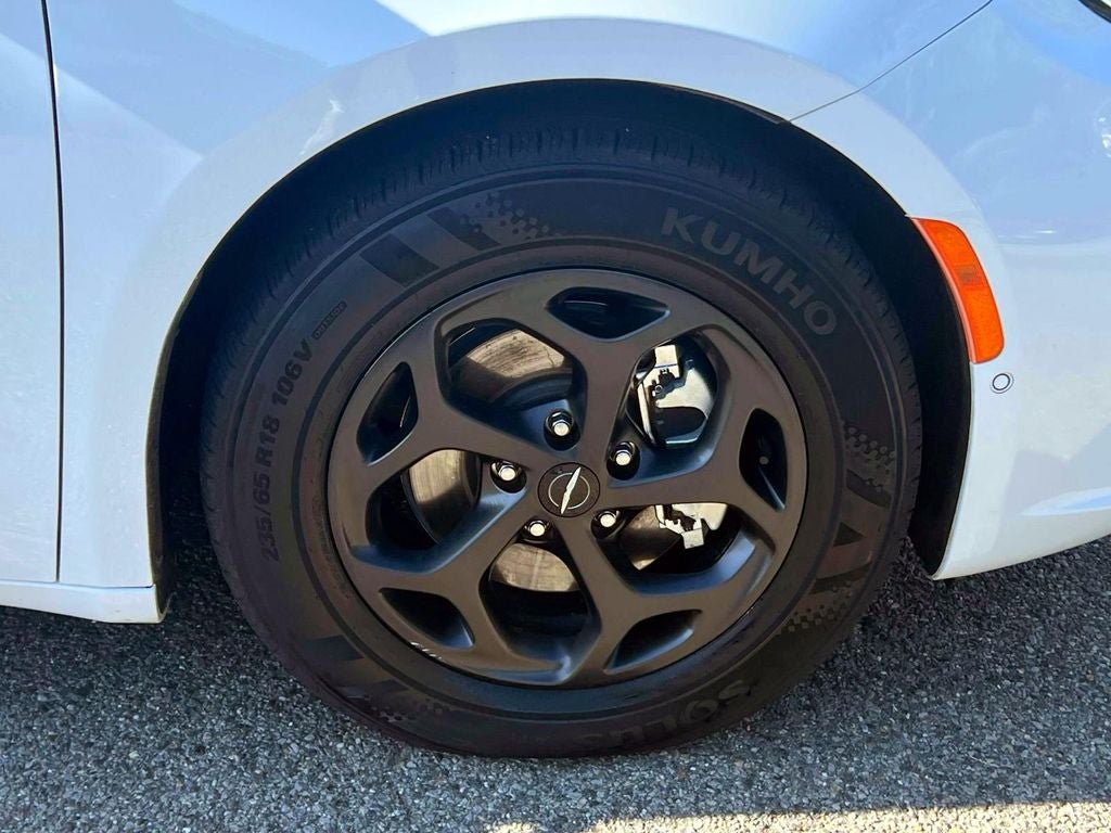 2024 Chrysler Pacifica Hybrid S Appearance Pkg