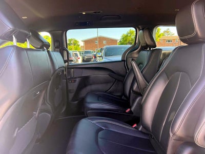 2024 Chrysler Pacifica Hybrid S Appearance Pkg