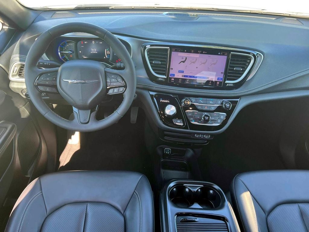 2024 Chrysler Pacifica Hybrid S Appearance Pkg