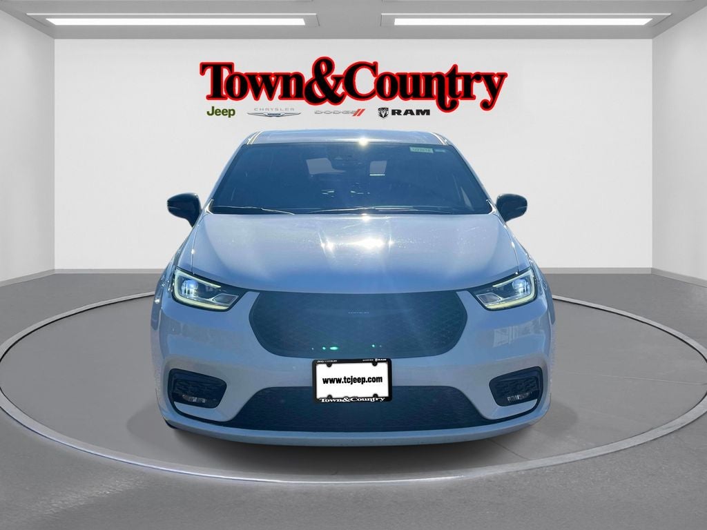 2024 Chrysler Pacifica Hybrid S Appearance Pkg