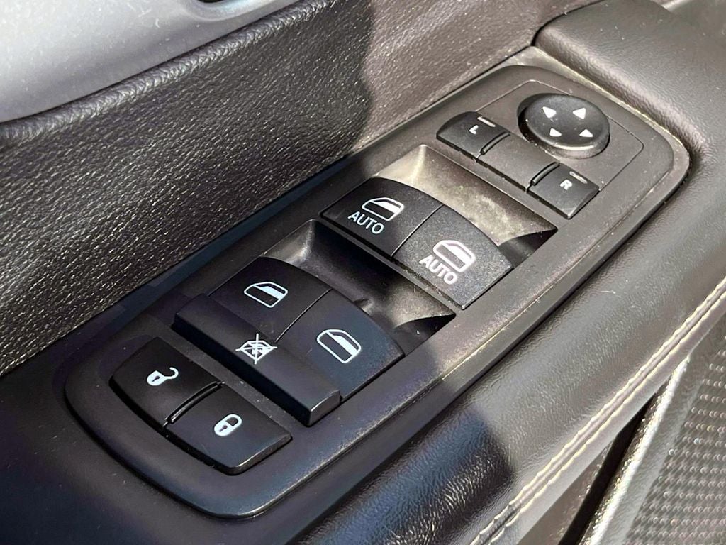 2024 Chrysler Pacifica Hybrid S Appearance Pkg