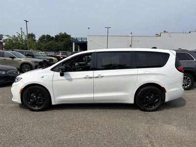 2024 Chrysler Pacifica Hybrid S Appearance Pkg
