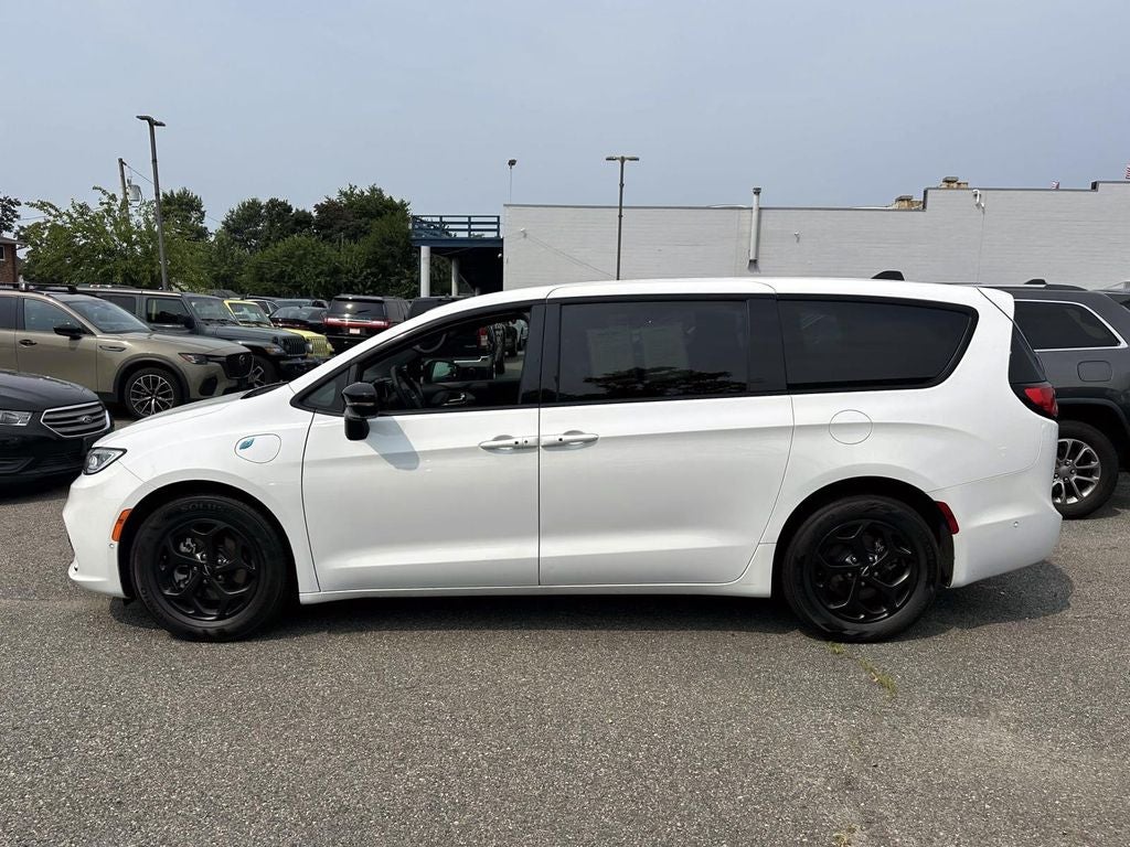 2024 Chrysler Pacifica Hybrid S Appearance Pkg