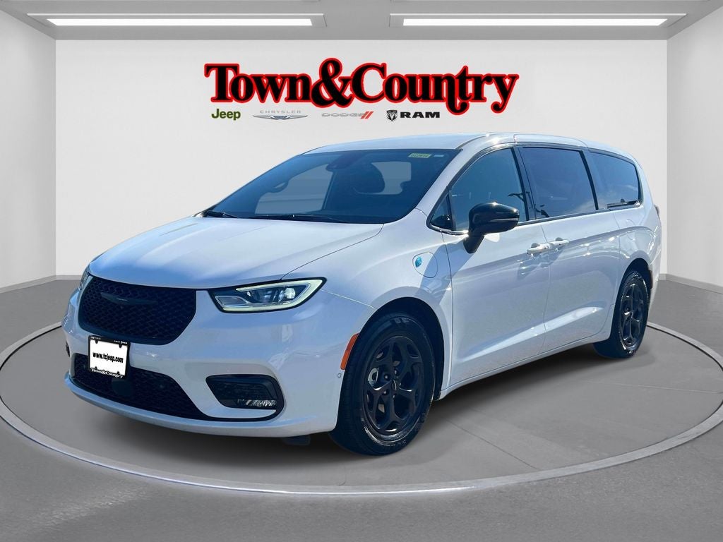2024 Chrysler Pacifica Hybrid S Appearance Pkg