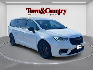 2024 Chrysler Pacifica Hybrid S Appearance Pkg