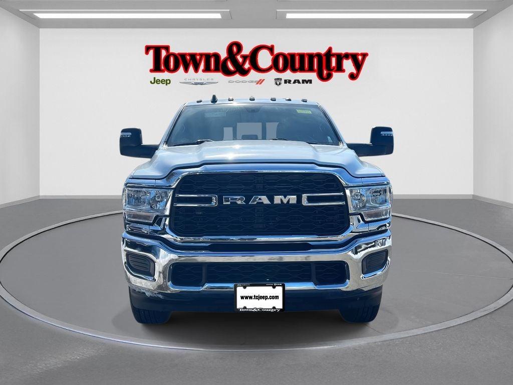 2023 RAM 2500 Tradesman Crew Cab 4x4 8' Box