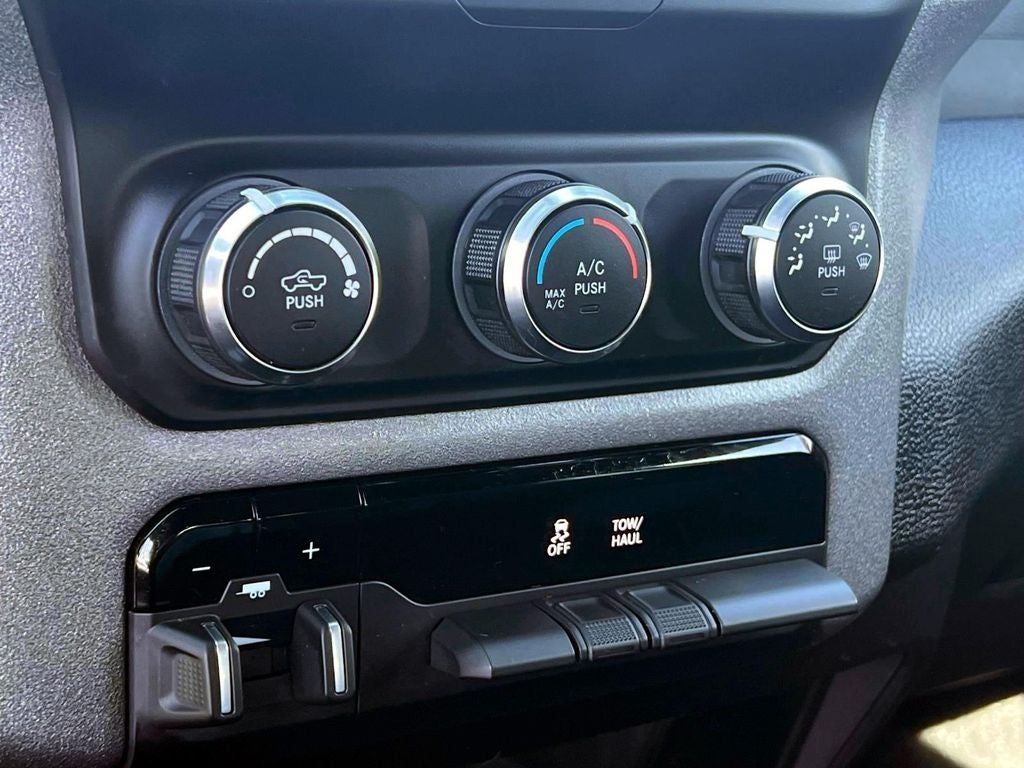 2023 RAM 2500 Tradesman Crew Cab 4x4 8' Box